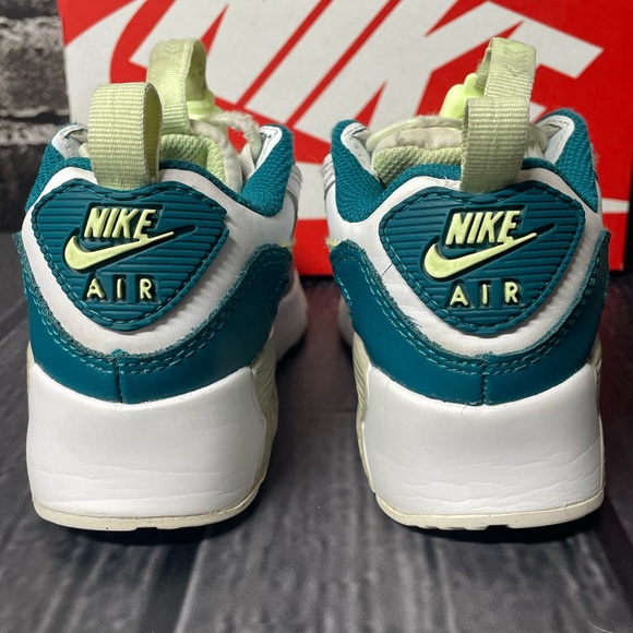 Nike Air Max 90 Toggle SE CV0064-124 Size 11.5C Phantom Barely Volt - Picture 10 of 12